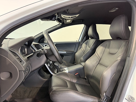 Volvo XC60 12 of 30
