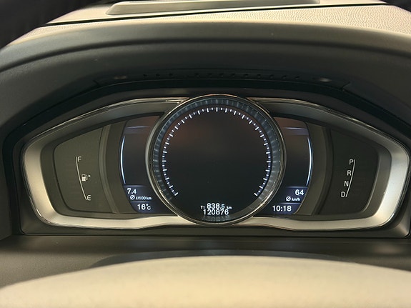 Volvo XC60 22 of 30
