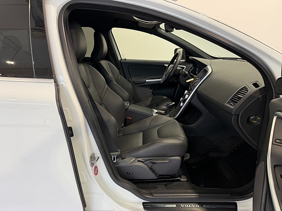 Volvo XC60 17 of 30