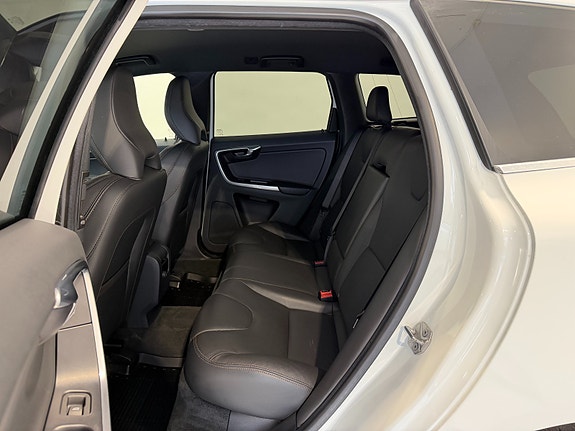 Volvo XC60 18 of 30