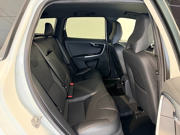 Volvo XC60 21 of 30