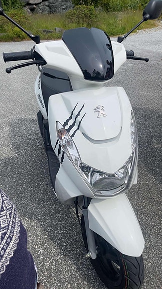 Peugeot Kisbee 2 of 10