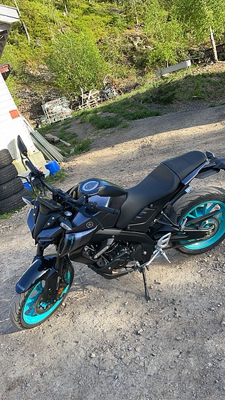 Yamaha MT-125 2 of 9