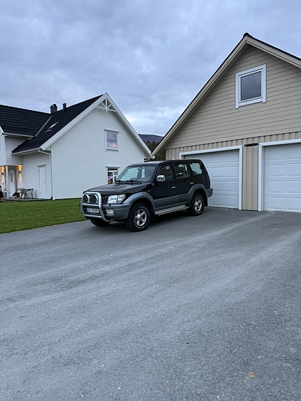 Toyota Land Cruiser 2 of 3