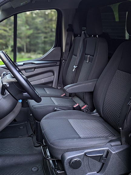 Ford Transit Custom 320L 9 of 15
