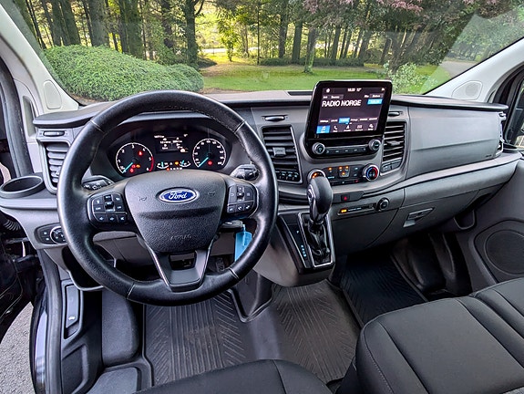 Ford Transit Custom 320L 13 of 15
