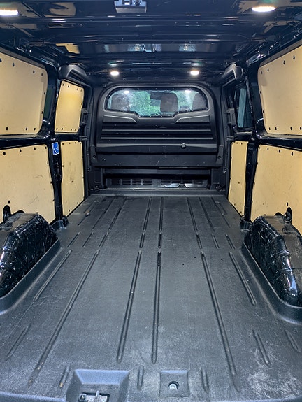 Ford Transit Custom 320L 15 of 15