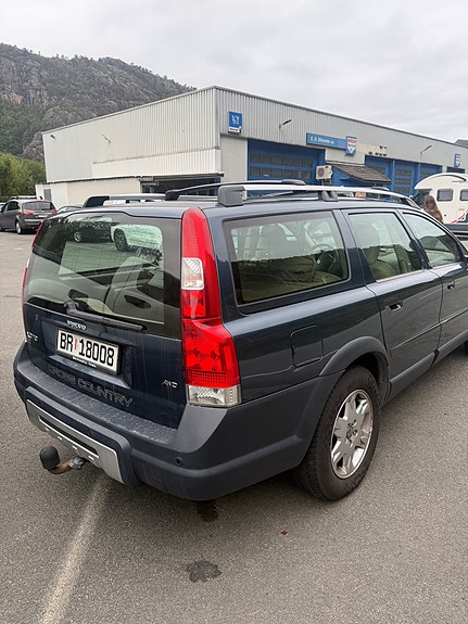 Volvo XC70 3 of 7