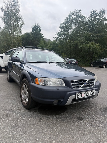 Volvo XC70 2 of 7