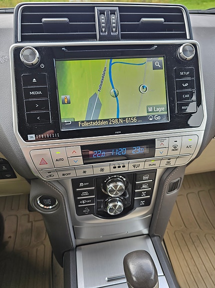 Toyota Land Cruiser 8 of 27