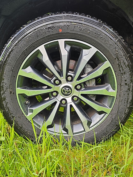 Toyota Land Cruiser 7 of 27