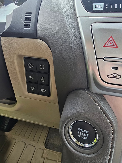 Toyota Land Cruiser 10 of 27
