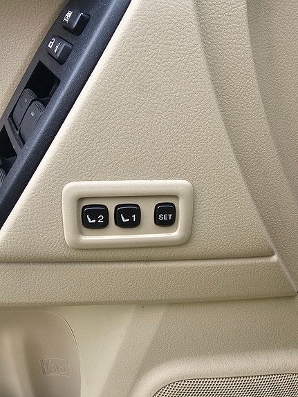 Toyota Land Cruiser 13 of 27