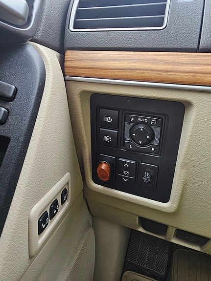 Toyota Land Cruiser 11 of 27