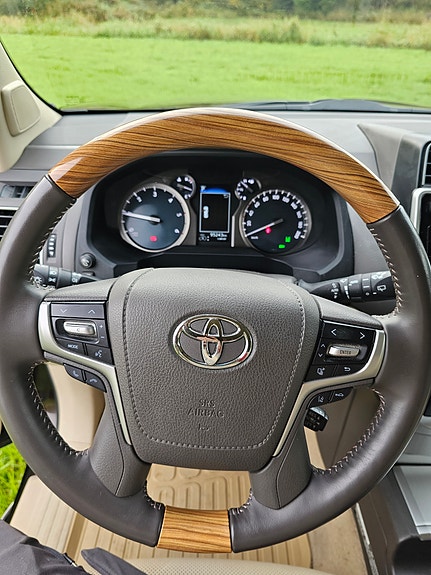 Toyota Land Cruiser 9 of 27