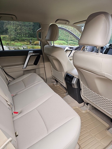 Toyota Land Cruiser 16 of 27