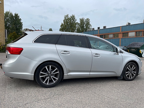 Toyota Avensis 6 of 25