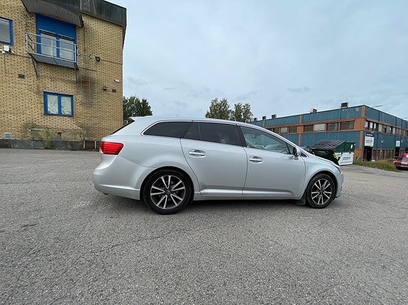 Toyota Avensis 8 of 25