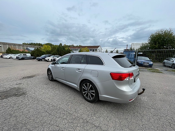 Toyota Avensis 3 of 25
