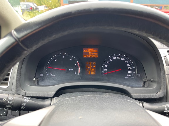 Toyota Avensis 16 of 25