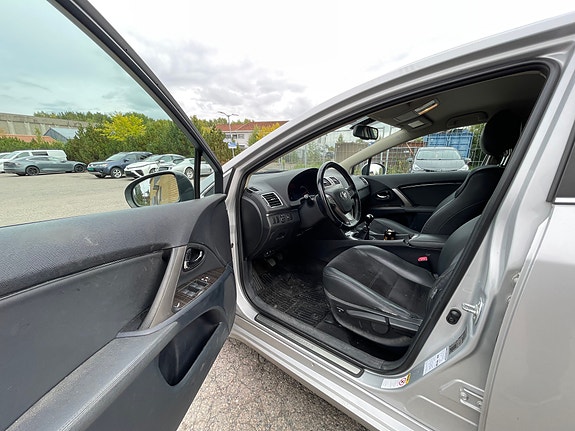 Toyota Avensis 9 of 25