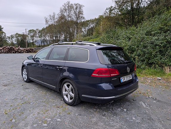 Volkswagen Passat 2 of 7