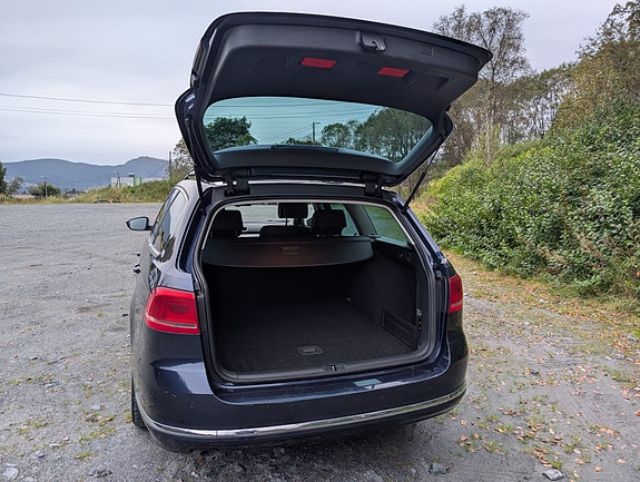Volkswagen Passat 4 of 7
