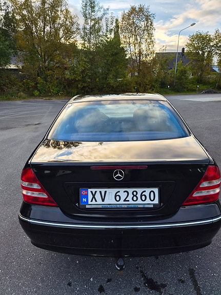 Mercedes-Benz C200 d 4 of 19