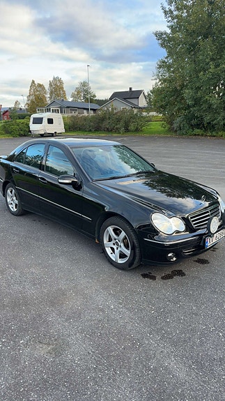 Mercedes-Benz C200 d 5 of 19