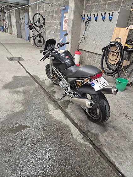 Ducati Monster 800 2 of 5