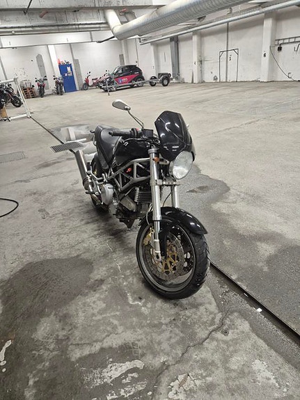 Ducati Monster 800 4 of 5