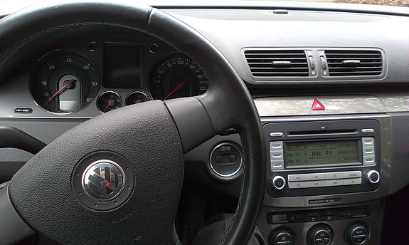 Volkswagen Passat 3 of 8