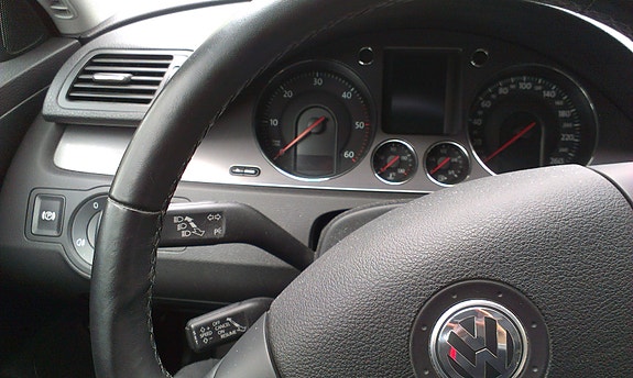 Volkswagen Passat 4 of 8
