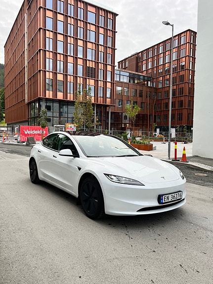 Tesla Model 3 3 of 13