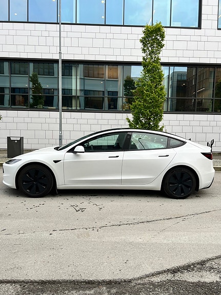 Tesla Model 3 6 of 13
