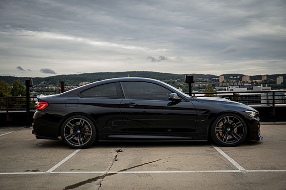 BMW M4 10 of 30