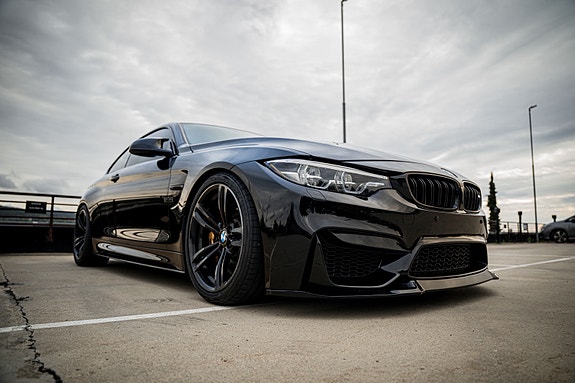 BMW M4 4 of 30