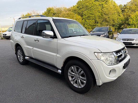 Mitsubishi Pajero 5 of 27