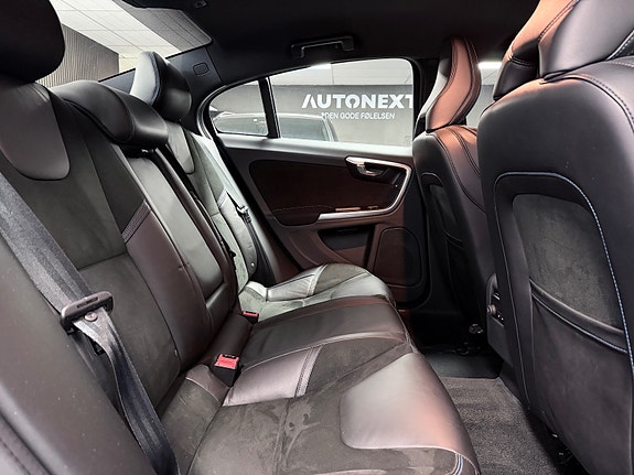 Volvo S60 30 of 30