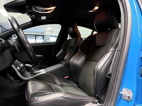 Volvo S60 24 of 30