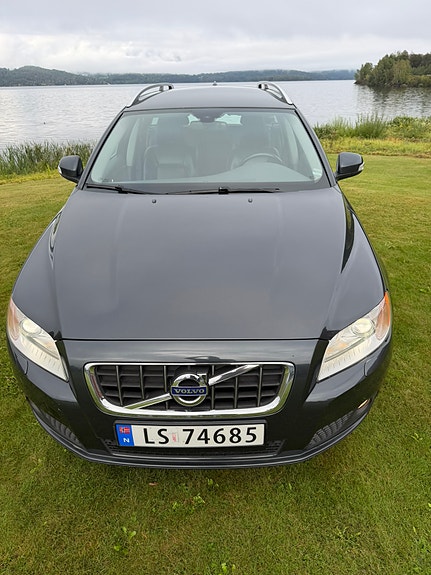 Volvo V70 12 of 24