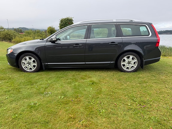 Volvo V70 16 of 24
