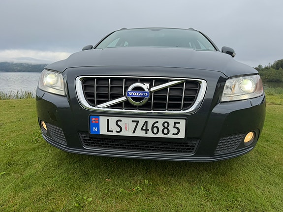 Volvo V70 8 of 24