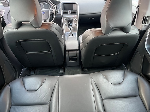 Volvo XC60 9 of 15