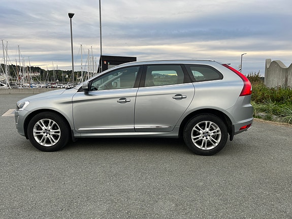 Volvo XC60 3 of 15