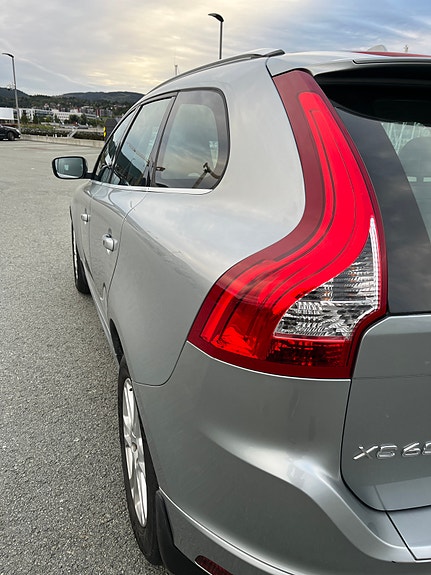 Volvo XC60 5 of 15