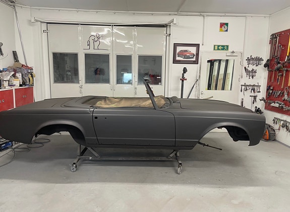 Mercedes-Benz 280 SL 7 of 21