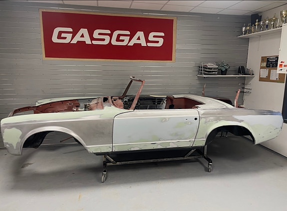 Mercedes-Benz 280 SL 15 of 21