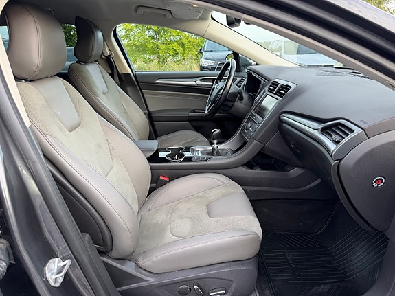 Ford Mondeo 17 of 27
