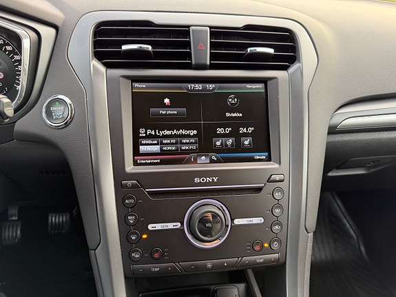 Ford Mondeo 23 of 27